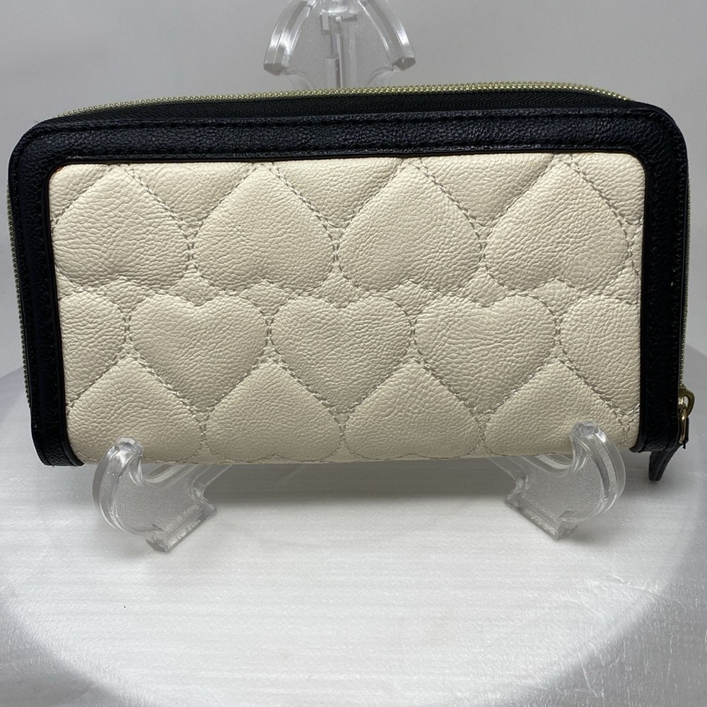 Betsey Johnson Black and White zip around full zip wallet with pink bow EUC - Picture 3 of 13